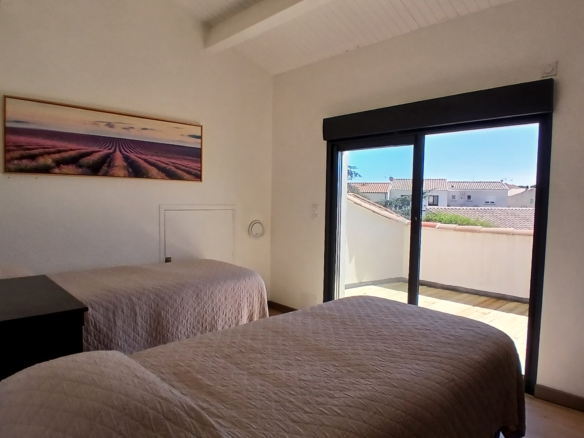 5-bedroom Detached House In Beziers, France (200 M²)