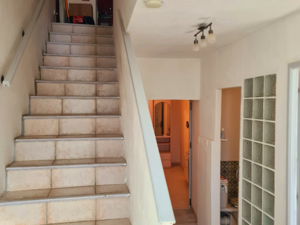 3-bedroom House In Roquebrun, France (100 M²)