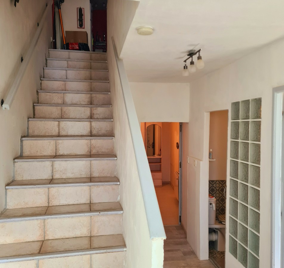 3-bedroom House In Roquebrun, France (100 M²)