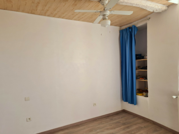 3-bedroom House In Roquebrun, France (100 M²)
