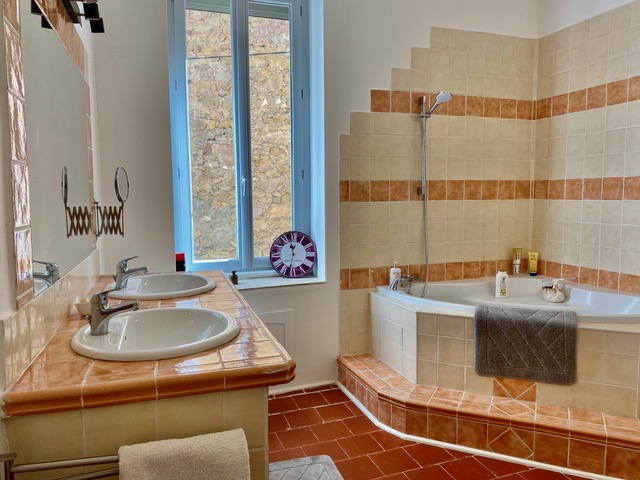 4-bedroom House In Cessenon Sur Orb, France (150 M²)