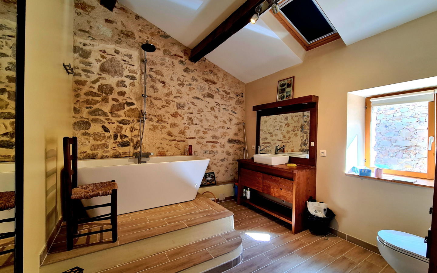 4-bedroom House In Cessenon Sur Orb, France (150 M²)