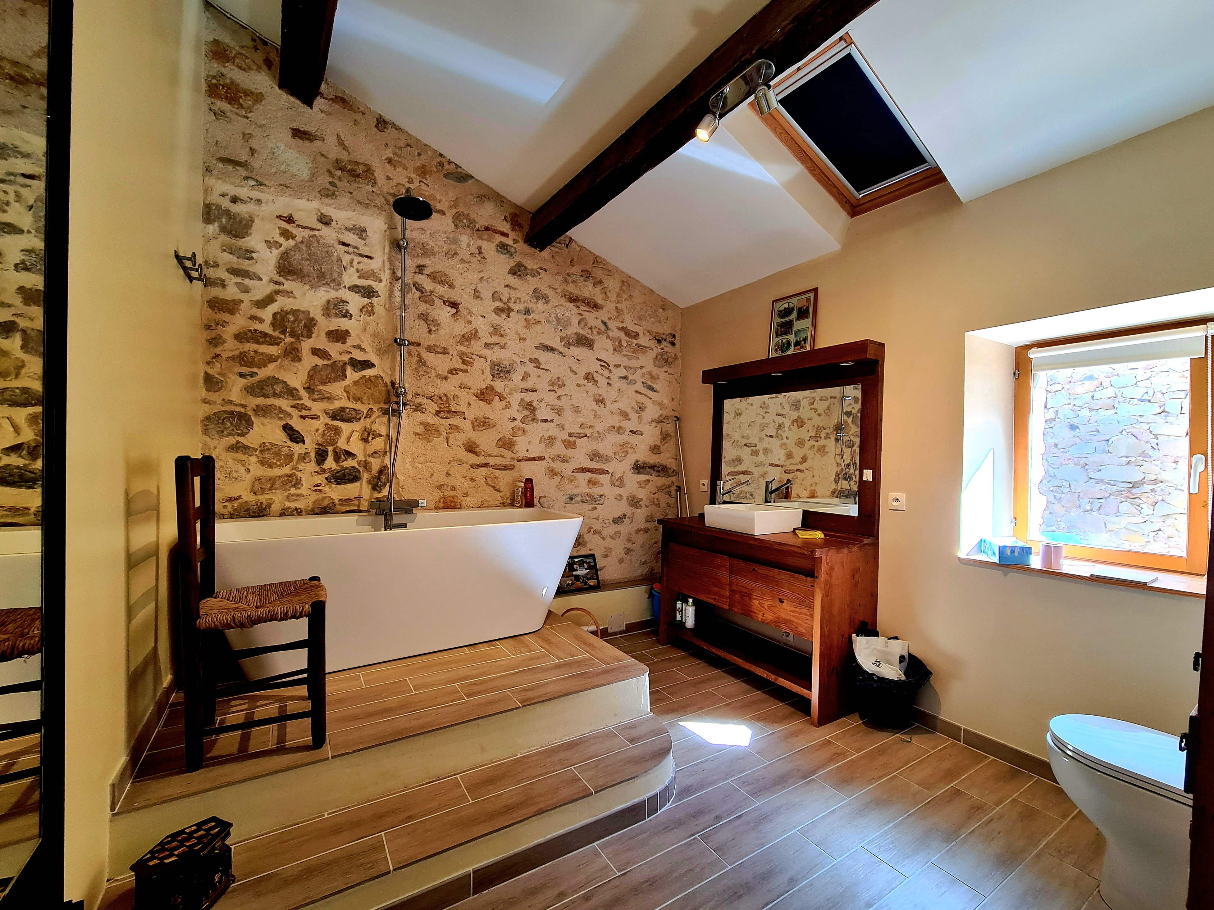 4-bedroom House In Cessenon Sur Orb, France (150 M²)