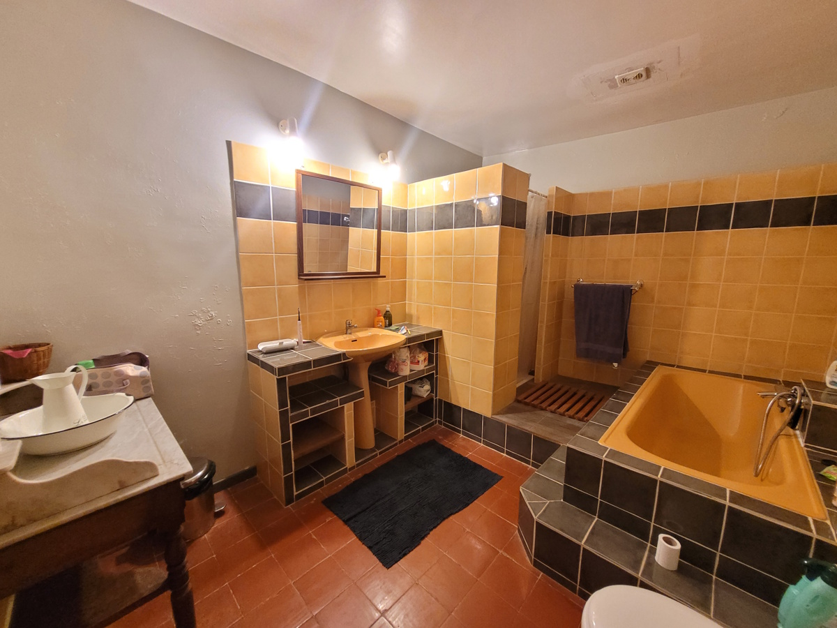 5-bedroom House In Murviel Les Beziers, France (166 M²)