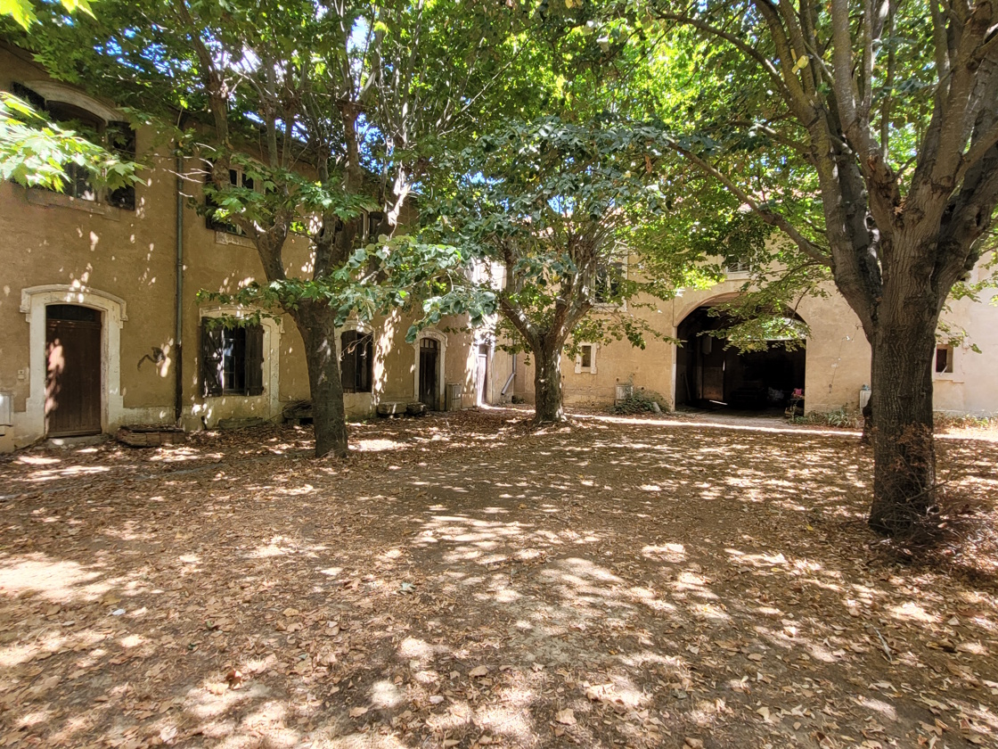 6-bedroom House In Narbonne, France (420 M²)