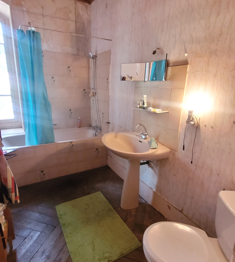6-bedroom House In Narbonne, France (420 M²)