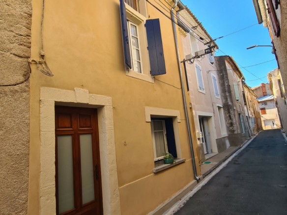 3-bedroom House In Creissan, France (158 M²)