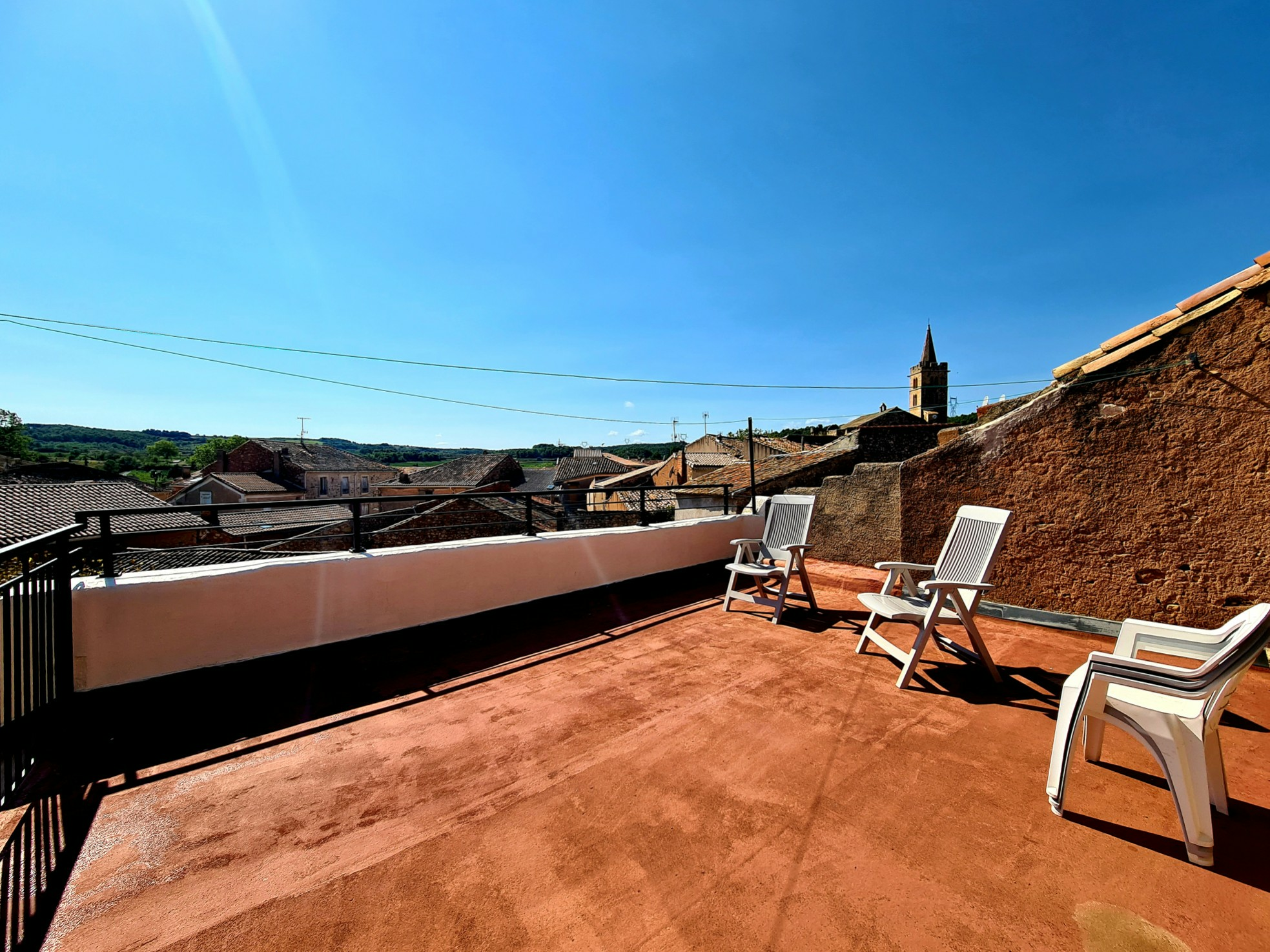 3-bedroom House In Creissan, France (158 M²)