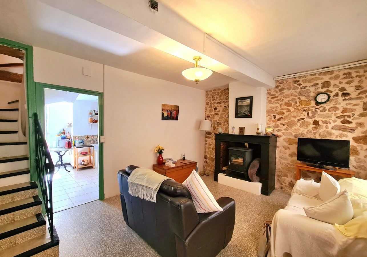 3-bedroom House In Creissan, France (158 M²)