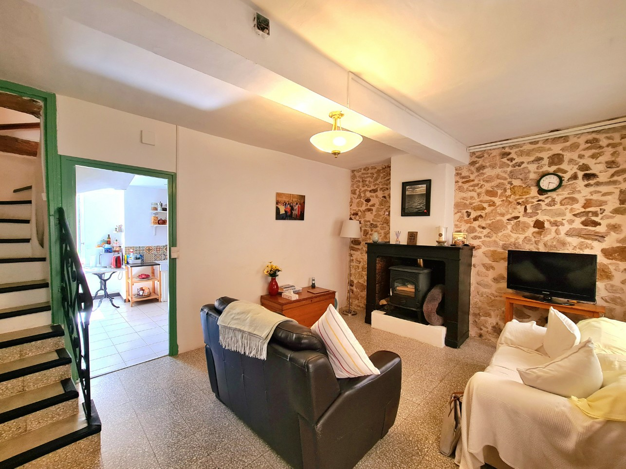 3-bedroom House In Creissan, France (158 M²)