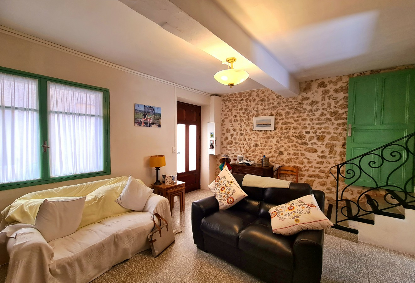 3-bedroom House In Creissan, France (158 M²)