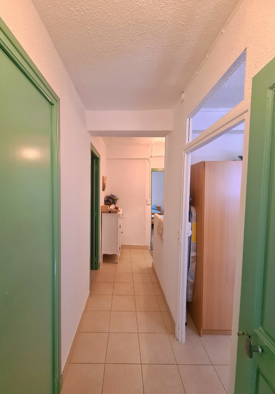 3-bedroom House In Creissan, France (158 M²)