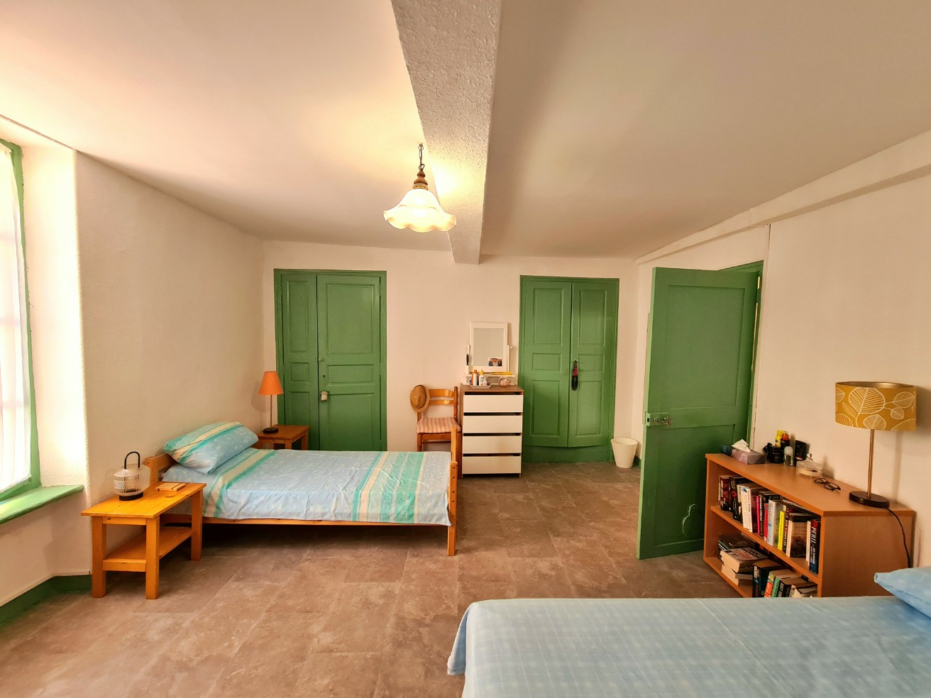 3-bedroom House In Creissan, France (158 M²)