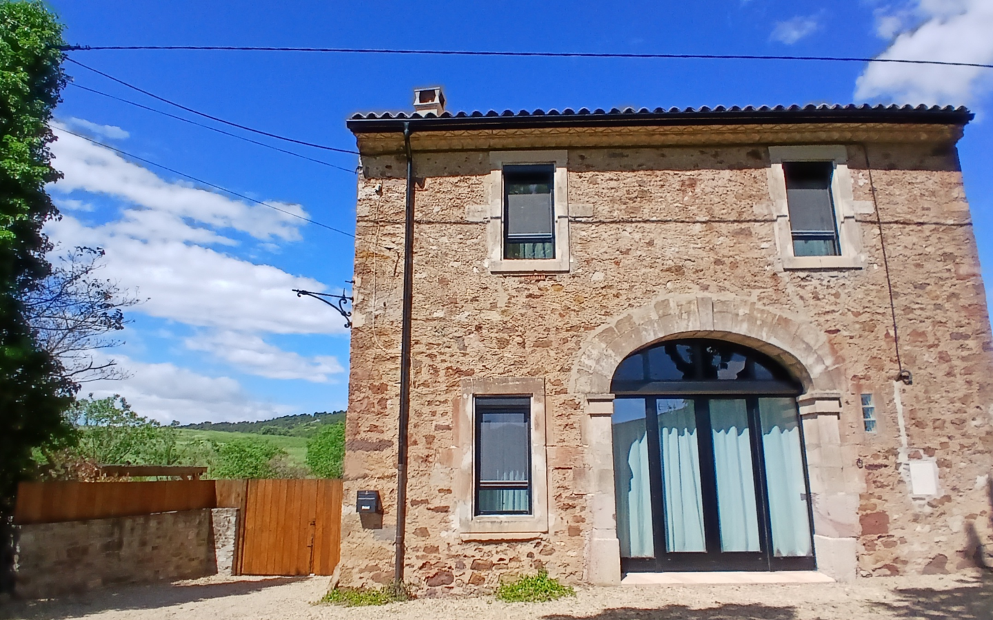 6-bedroom Detached House In Saint Chinian, France (217 M²)