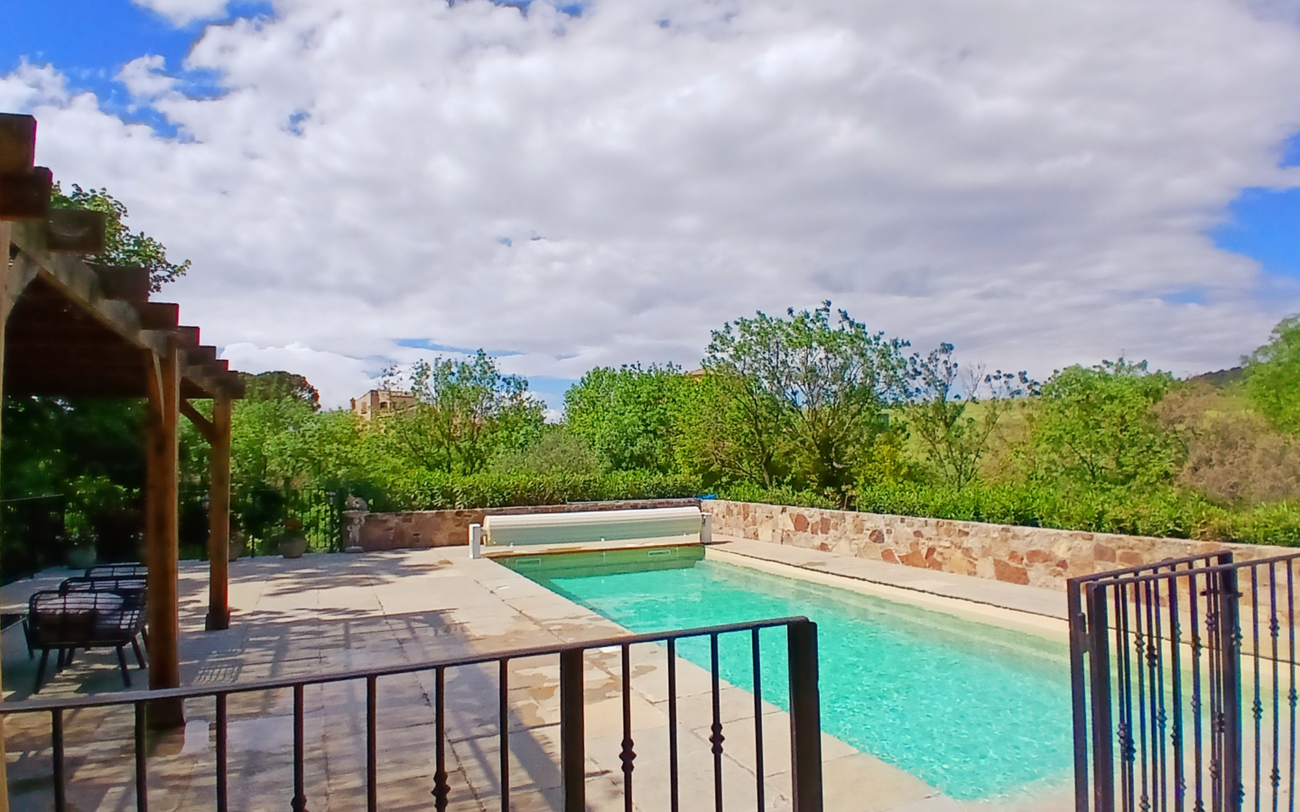 6-bedroom Detached House In Saint Chinian, France (217 M²)