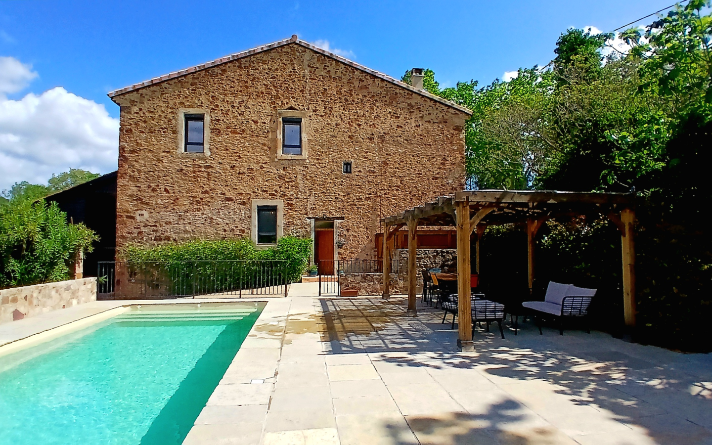 6-bedroom Detached House In Saint Chinian, France (217 M²)