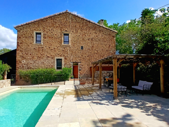 6-bedroom Detached House In Saint Chinian, France (217 M²)