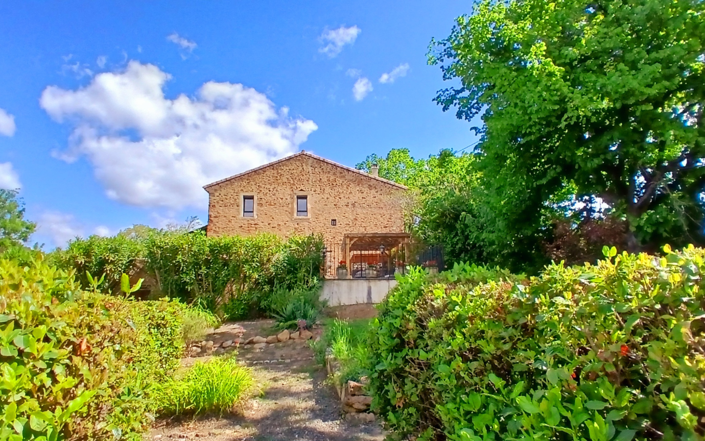 6-bedroom Detached House In Saint Chinian, France (217 M²)
