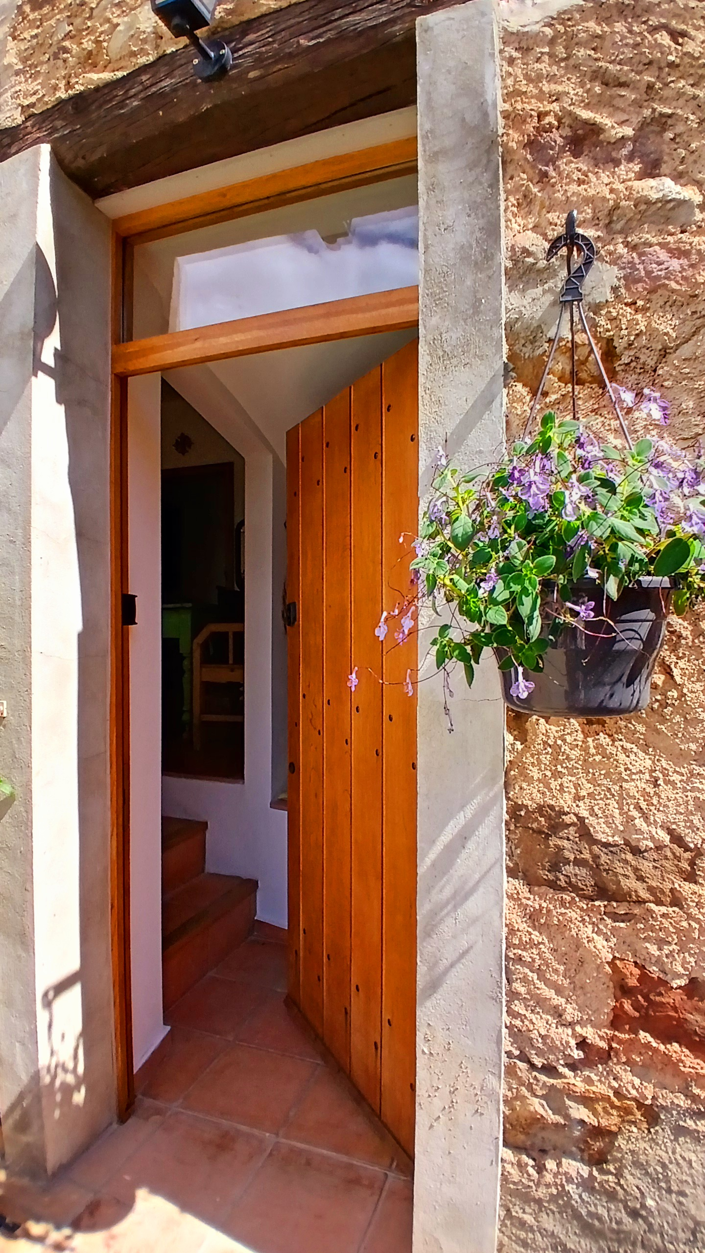 CRU865000EQ-320e49 6-bedroom Detached House In Saint Chinian, France (217 M²)