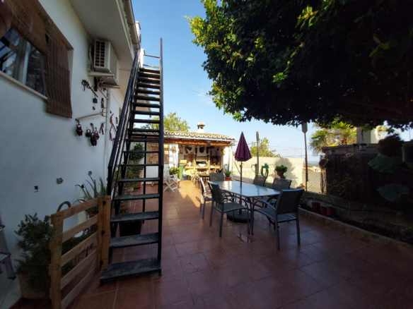 3-bedroom Village House In Lloseta, Spain (145 M²)