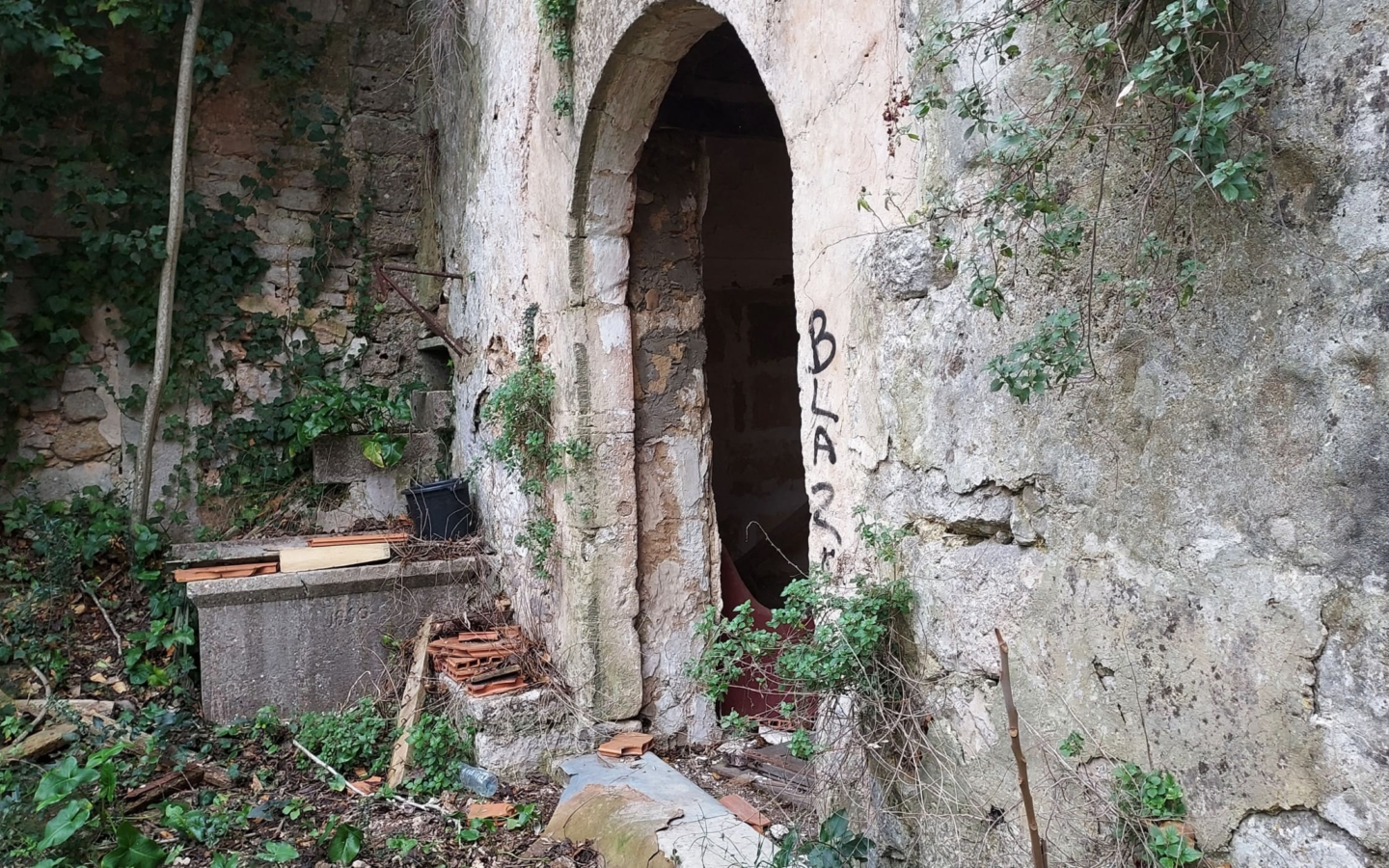 Village House In Binissalem, Spain (784 M²)