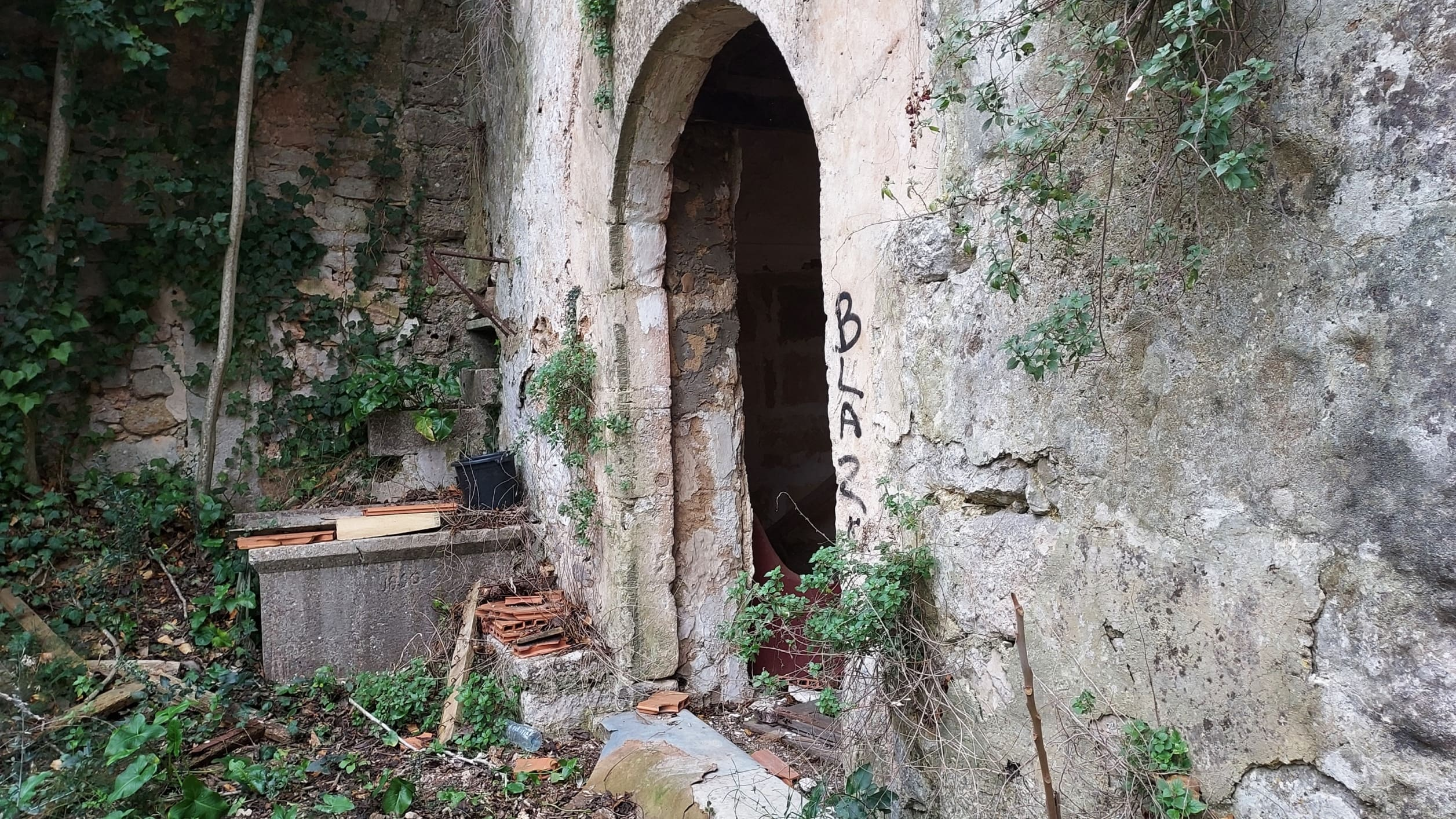Village House In Binissalem, Spain (784 M²)