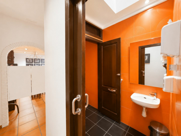 Commercial Premises In Jávea, Spain (105 M²)