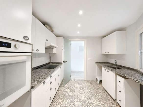 3-bedroom Apartment In Spain (132 M²)