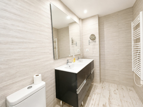 3-bedroom Apartment In Spain (132 M²)
