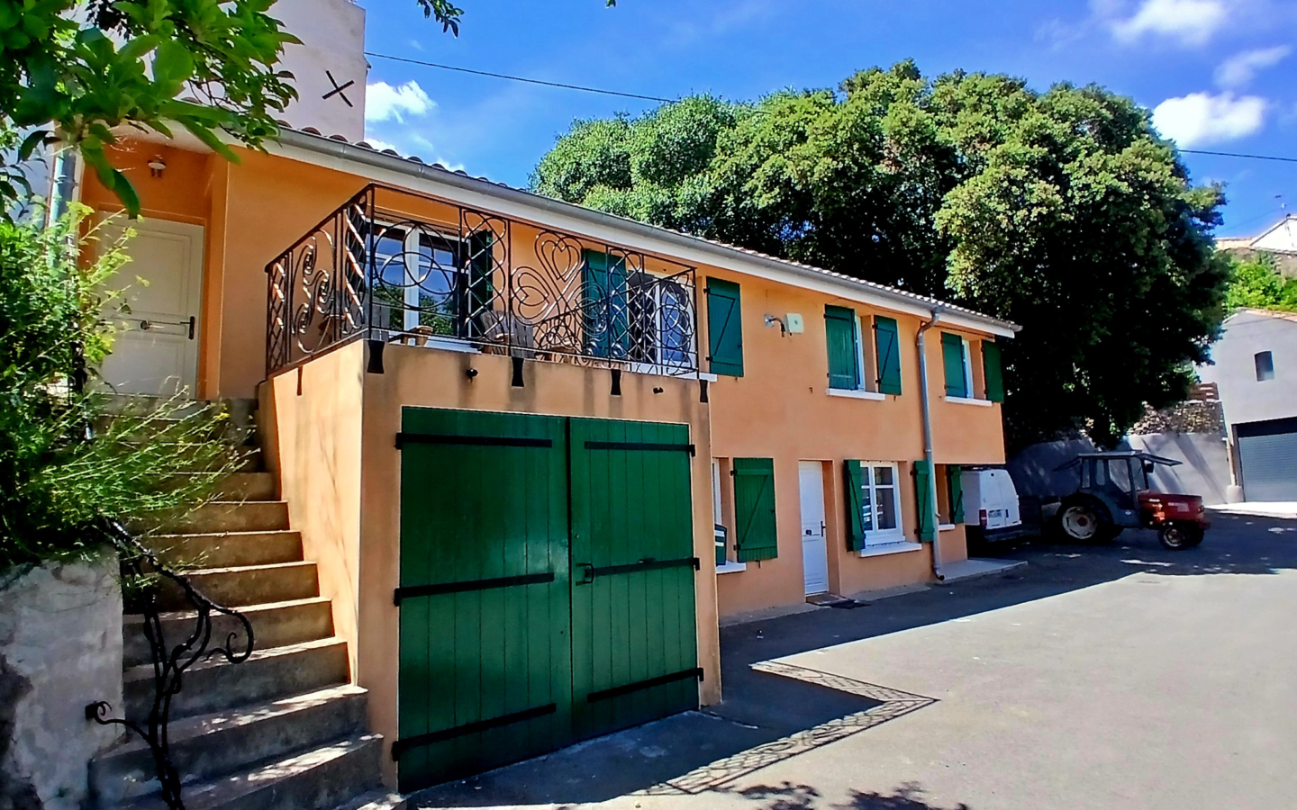 4-bedroom House In Roquebrun, France (137 M²)