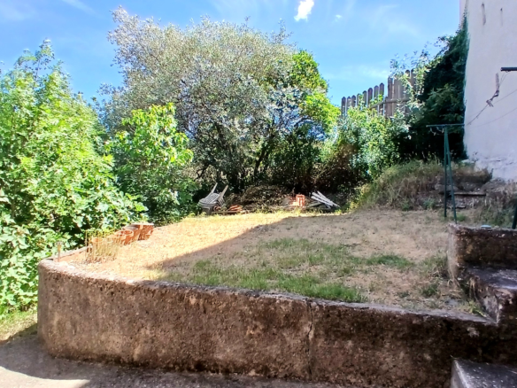 4-bedroom House In Roquebrun, France (137 M²)