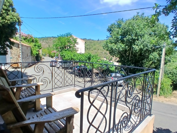 4-bedroom House In Roquebrun, France (137 M²)