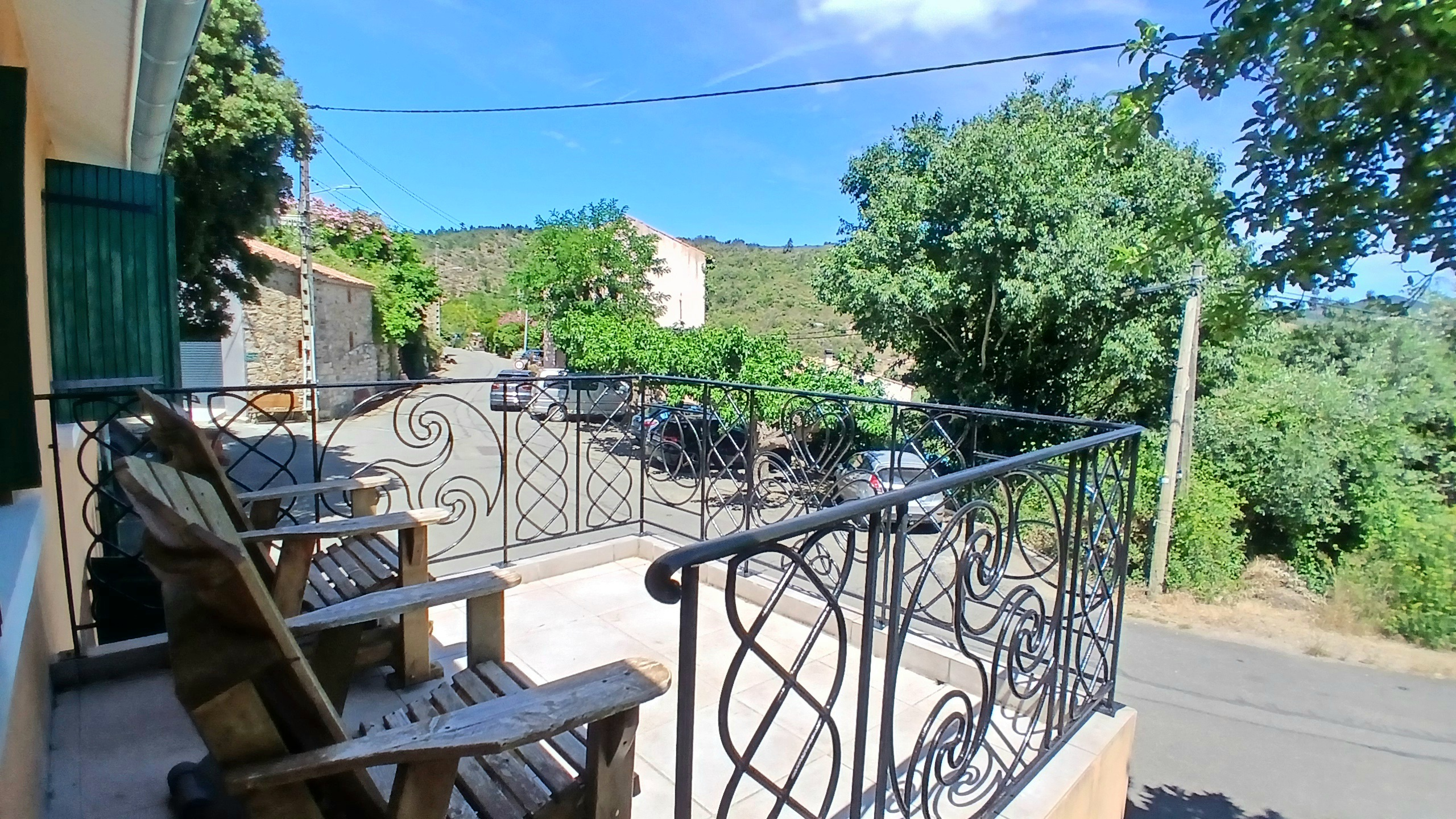 ESC297000EE-131525 4-bedroom House In Roquebrun, France (137 M²)