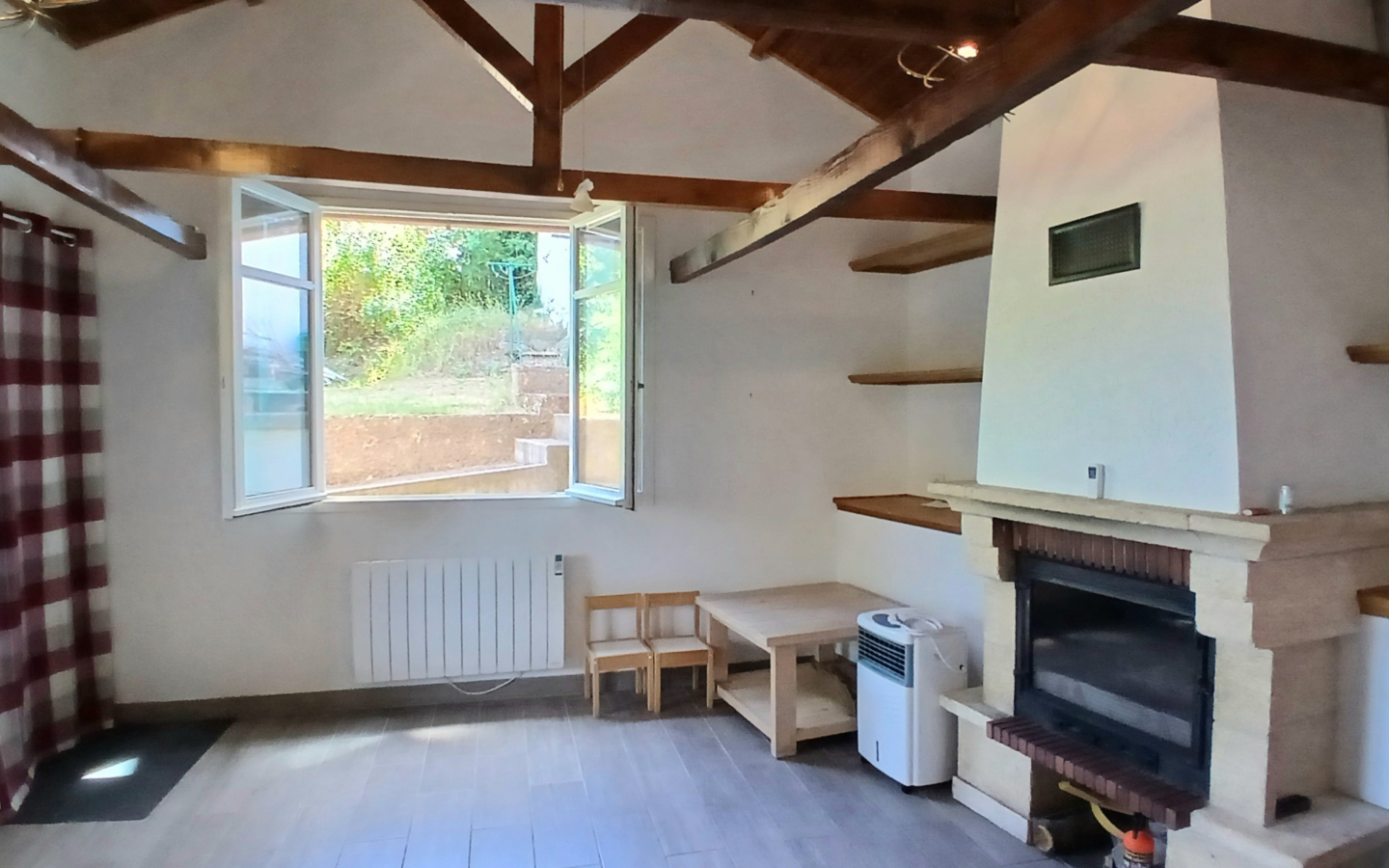 4-bedroom House In Roquebrun, France (137 M²)