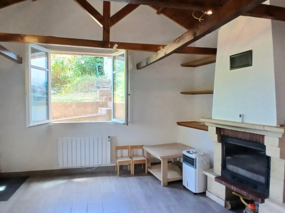 4-bedroom House In Roquebrun, France (137 M²)