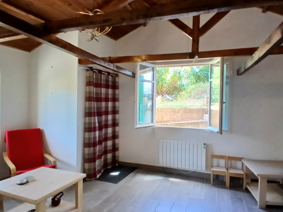 4-bedroom House In Roquebrun, France (137 M²)