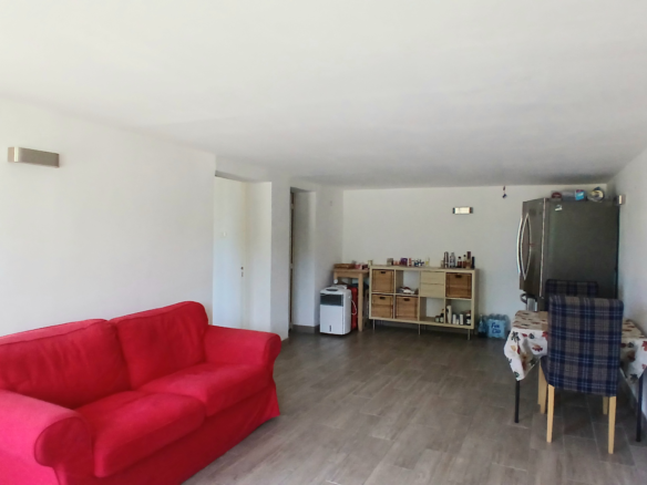4-bedroom House In Roquebrun, France (137 M²)