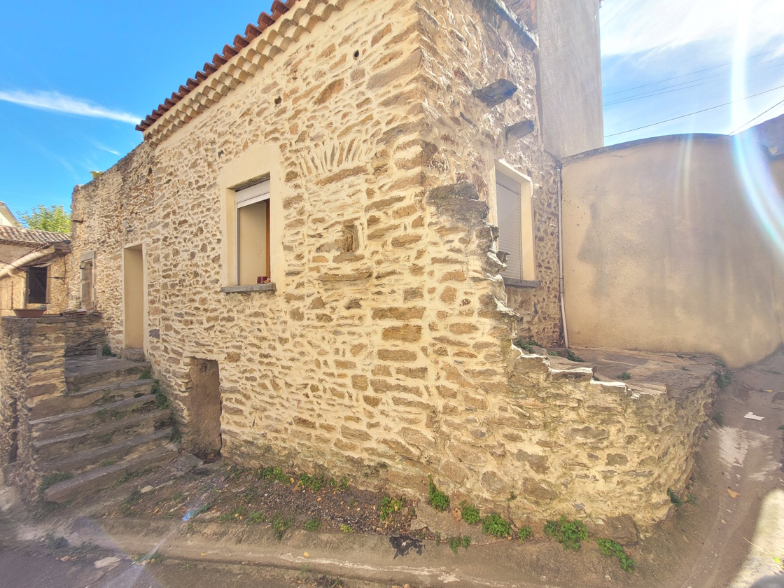 3-bedroom House In Faugeres, France (177 M²)