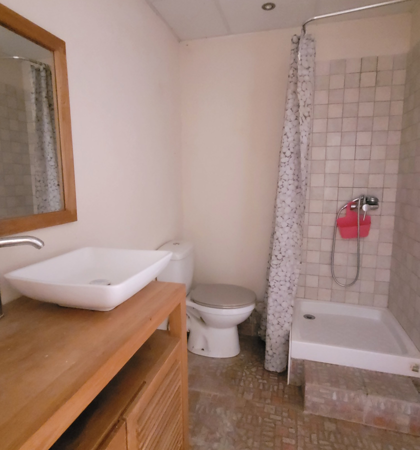 3-bedroom House In Faugeres, France (177 M²)