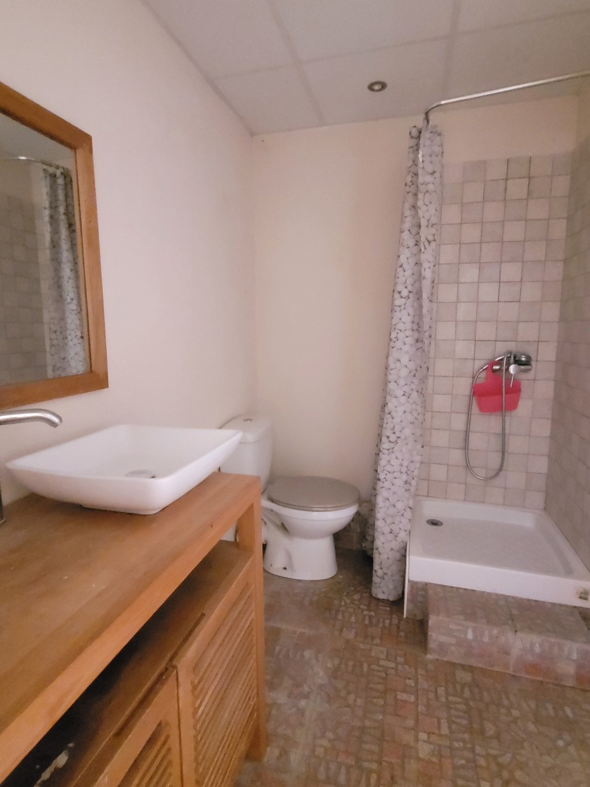 3-bedroom House In Faugeres, France (177 M²)