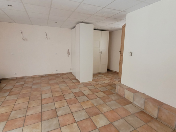 3-bedroom House In Faugeres, France (177 M²)