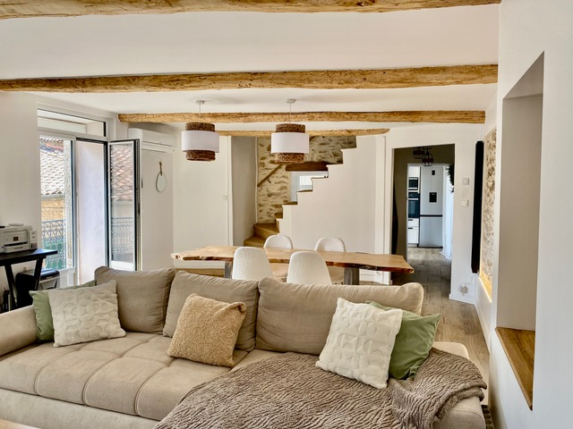 4-bedroom House In Faugeres, France (165 M²)