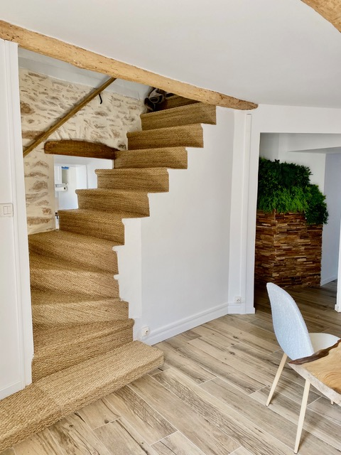4-bedroom House In Faugeres, France (165 M²)