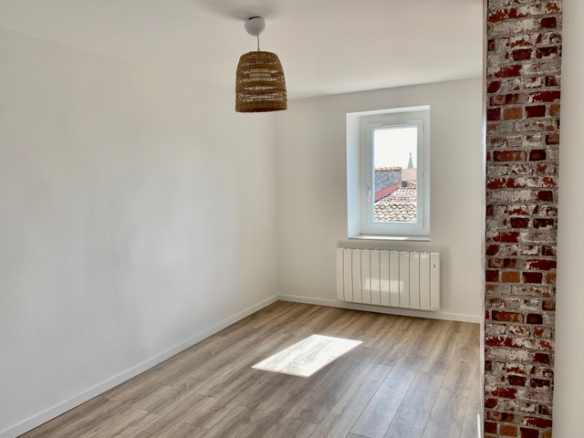 4-bedroom House In Faugeres, France (165 M²)