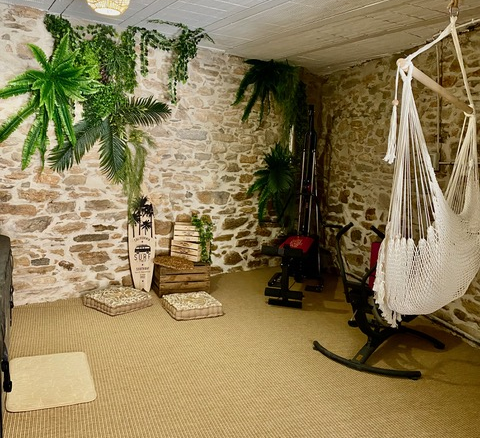 4-bedroom House In Faugeres, France (165 M²)