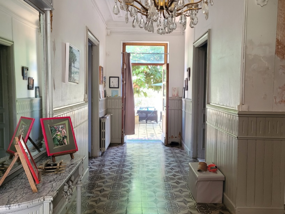 6-bedroom House In Saint Pierre La Mer, France (300 M²)