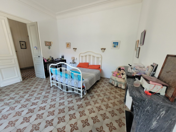 6-bedroom House In Saint Pierre La Mer, France (300 M²)