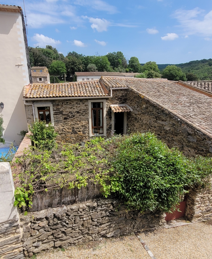 4-bedroom House In Roujan, France (160 M²)