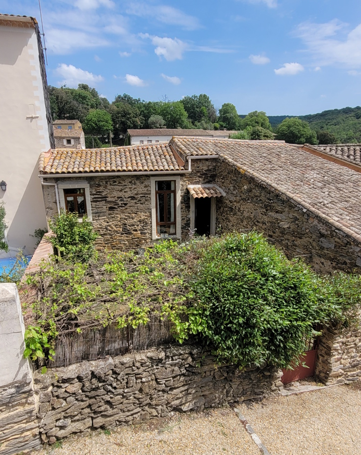 4-bedroom House In Roujan, France (160 M²)