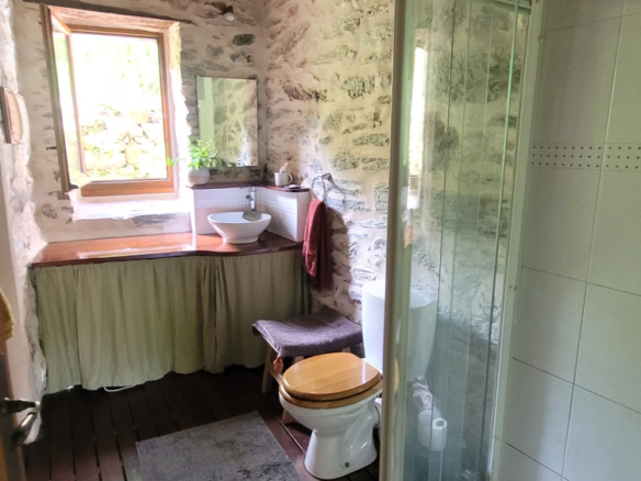 4-bedroom House In Roujan, France (160 M²)